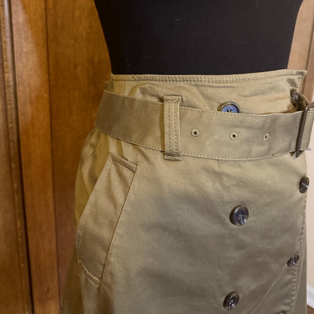 Ann Taylor belted skirt in tan/olive